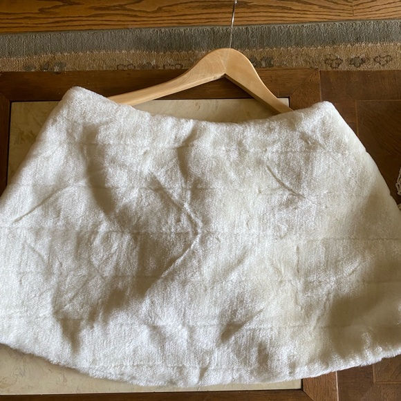 Wrap faux fur NWOT - Picture 4 of 4